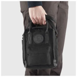 FJÄLLRÄVEN Fjällräven - Kånken No. 2 Black Sling 2,5 - Sac à Bandoulière -Sac À Dos Série fjaellraeven kaanken no 2 black sling 25 sac a bandouliere detail 3